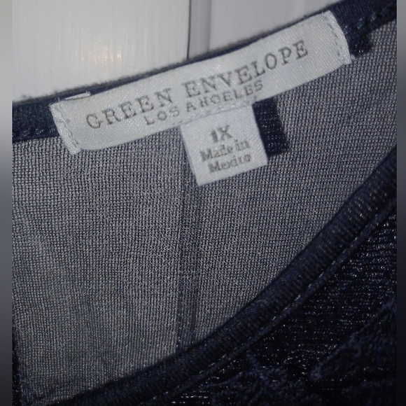 Black tunic with sheer top - Picture 3 of 3